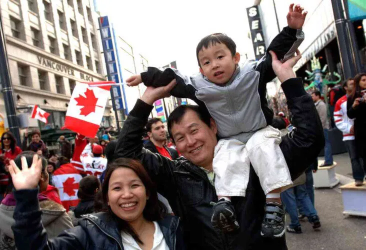 GẦN 50% NGƯỜI NƯỚC NGOÀI LỰA CHỌN SẼ ĐỊNH CƯ CANADA