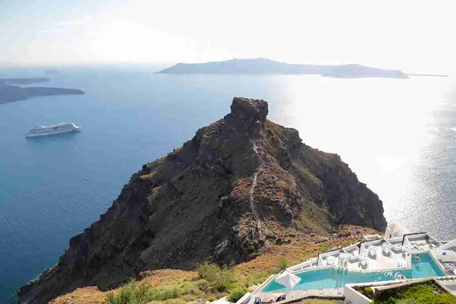 Lạc Lối Ở Santorini Giữa Thu, “Thánh Địa” Của Nghệ Thuật Và Sự Sang Trọng