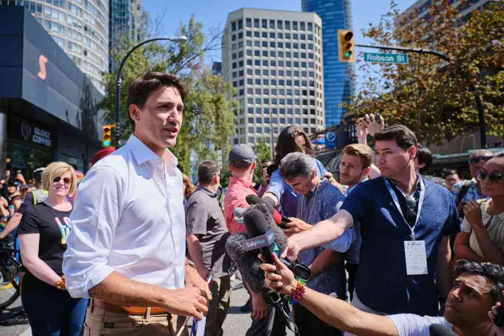 NÊN LỰA CHỌN ĐỊNH CƯ TẠI CANADA HAY MỸ?